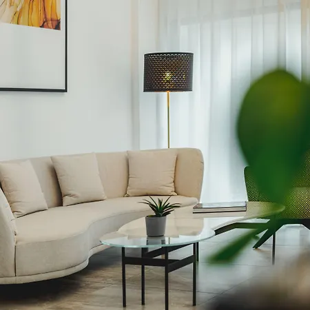 Roseum Boutique לרנקה