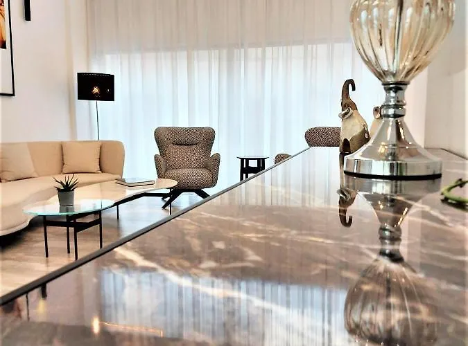 Roseum Boutique מלון לרנקה