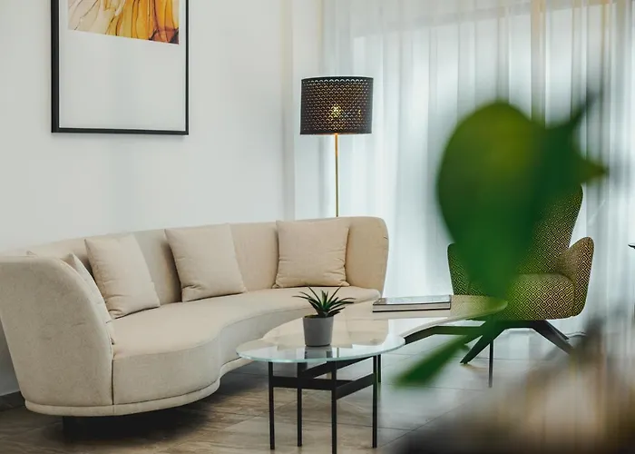 Roseum Boutique לרנקה