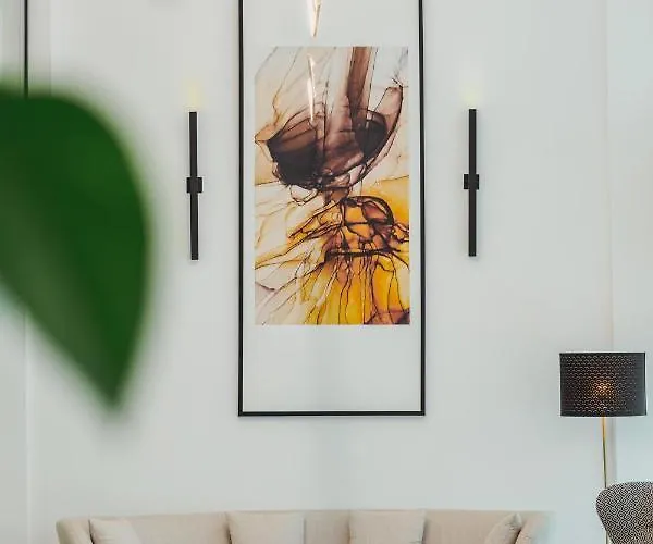 Roseum Boutique מלון לרנקה