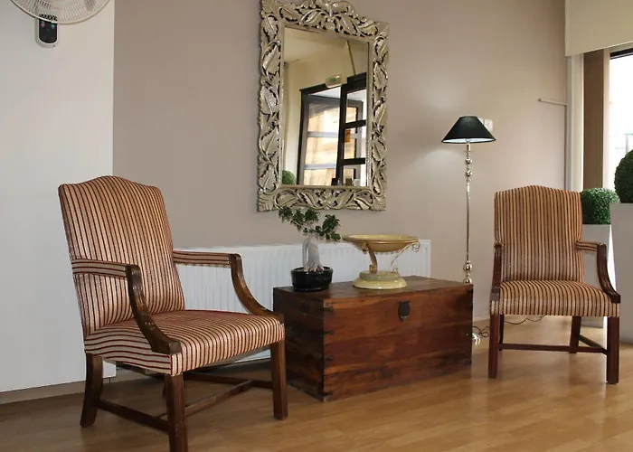 Roseum Boutique מלון לרנקה