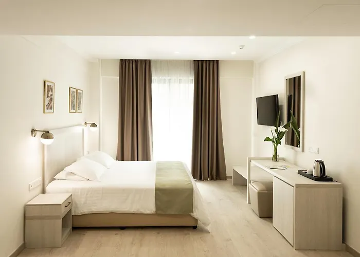 מלון Roseum Boutique 3*