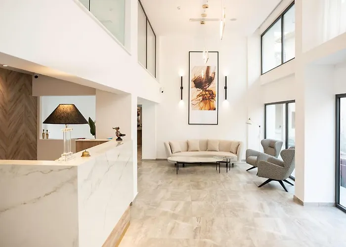 מלון Roseum Boutique 3*