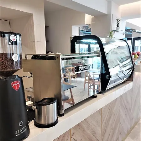Отель Roseum Boutique