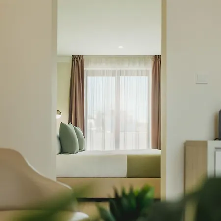 Roseum Boutique Hotel 3*
