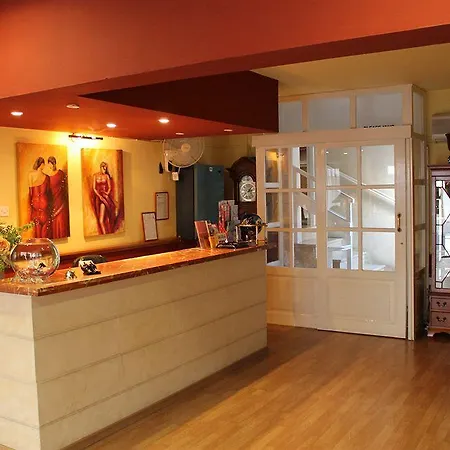 Отель Roseum Boutique 3*