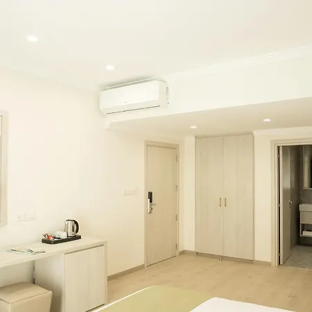 Roseum Boutique Hotel 3*