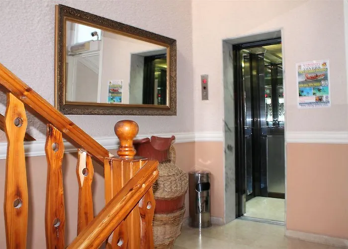 Roseum Boutique Larnaca