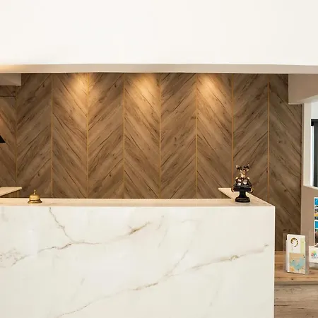 Roseum Boutique Hotel 3*