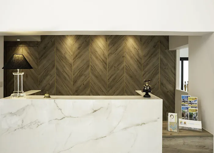 Roseum Boutique Готель Ларнака