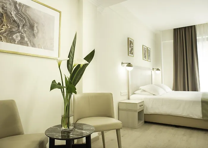 Roseum Boutique Готель 3*