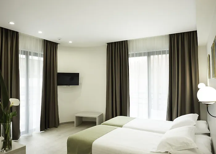 Roseum Boutique Готель Ларнака